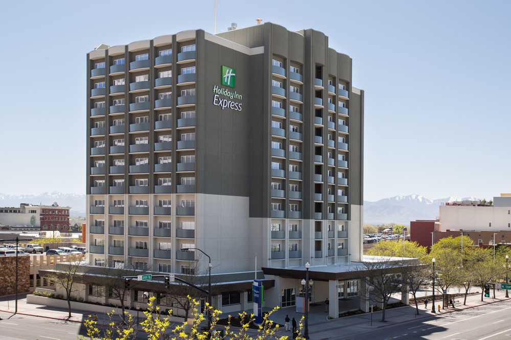 Holiday Inn Express & Suites Dearborn Sw - Detroit Area By Ihg מראה חיצוני תמונה